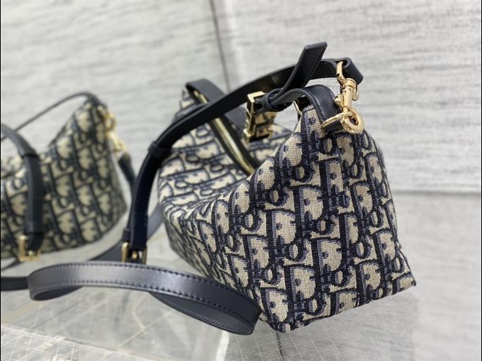 2025228Y500P22515513