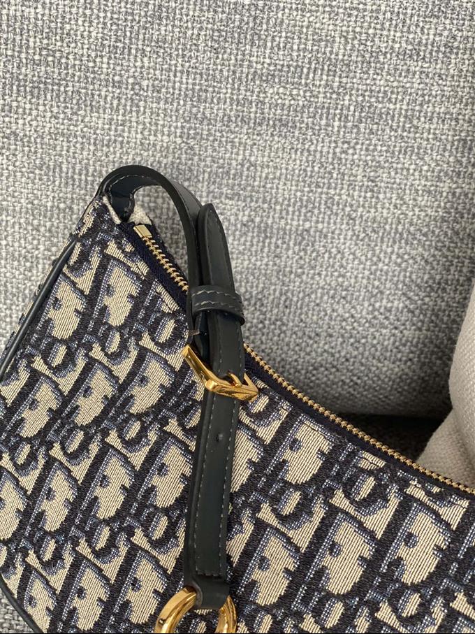 2025228Y600P221650147