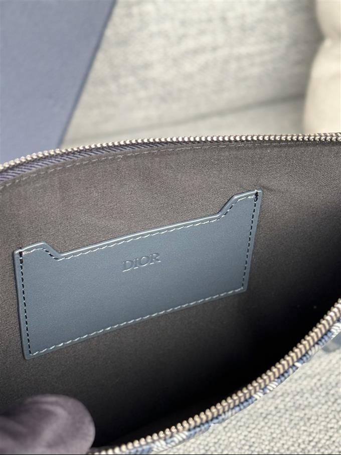 2025228Y270P212045392