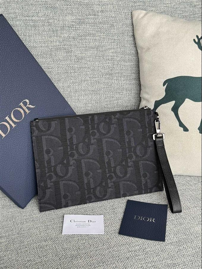 2025228Y270P212045423