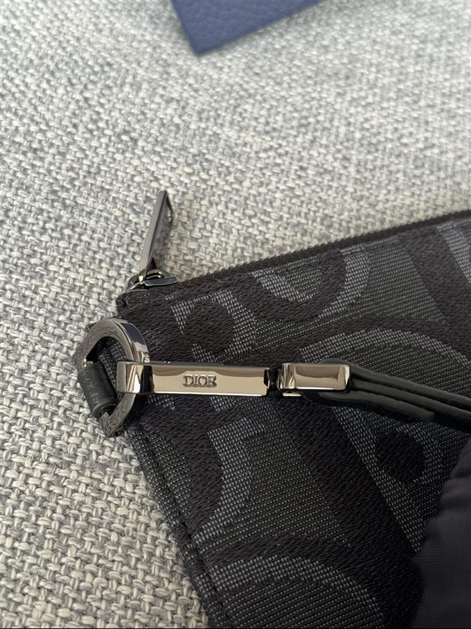 2025228Y270P212045485