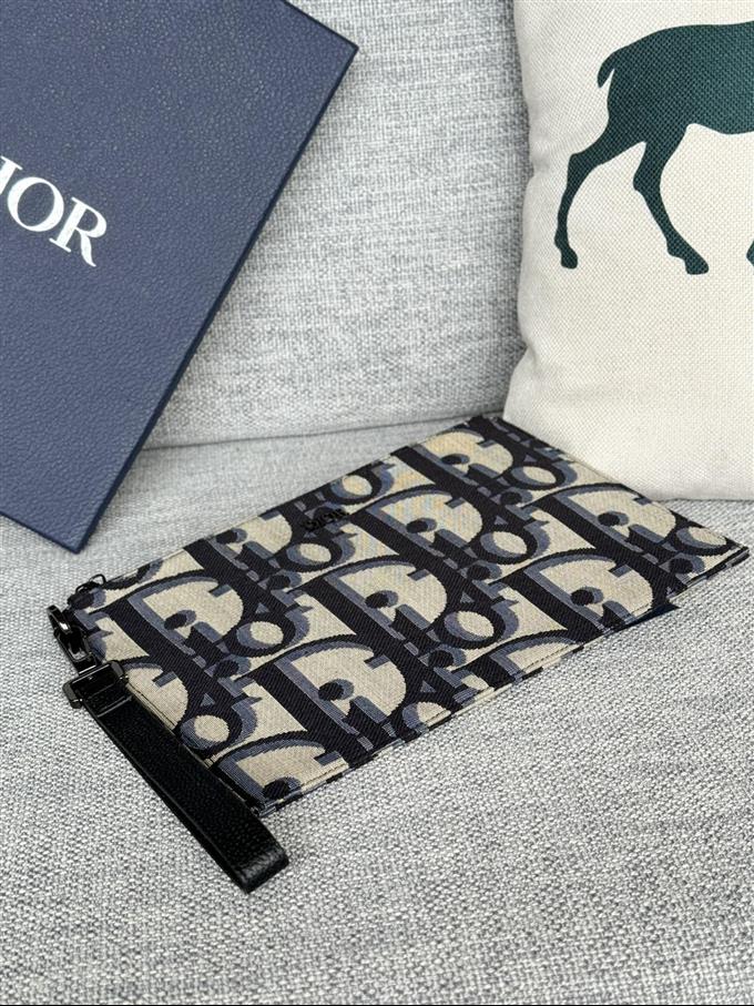 2025228Y270P212045593