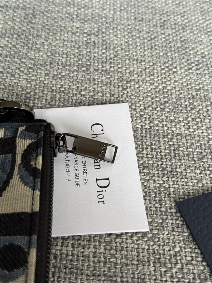 2025228Y270P212045640