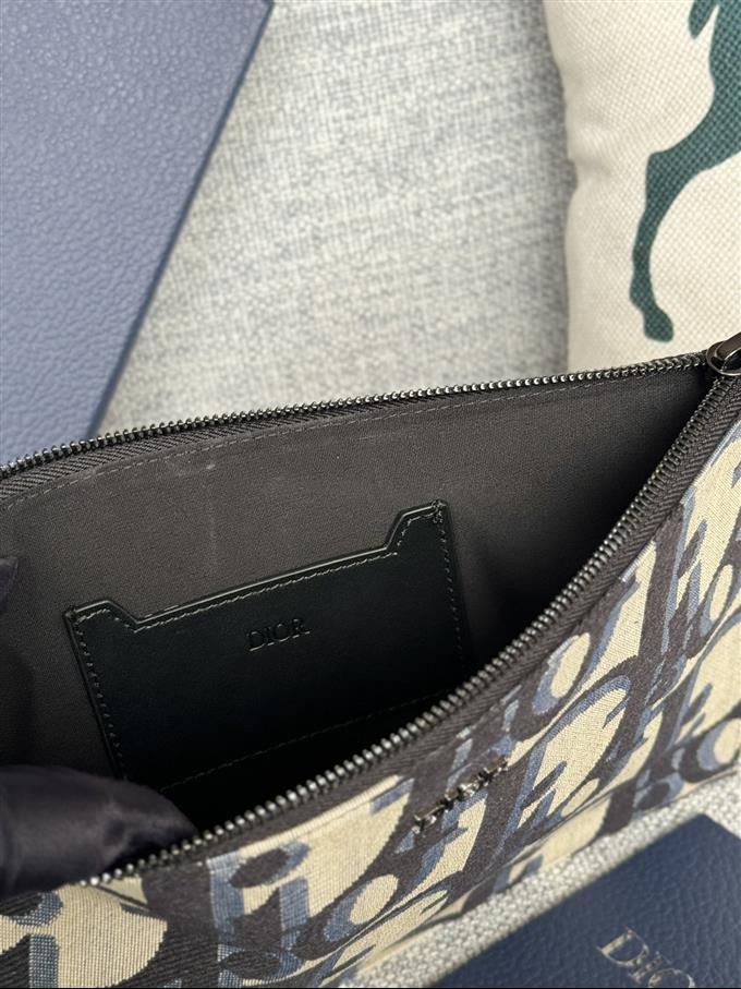 2025228Y270P212045670