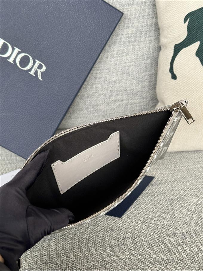 2025228Y270P21204596