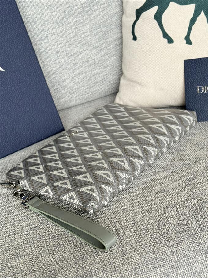 2025228Y280P211145837