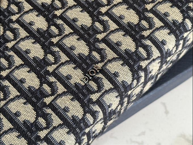 2025228Y400P211146179