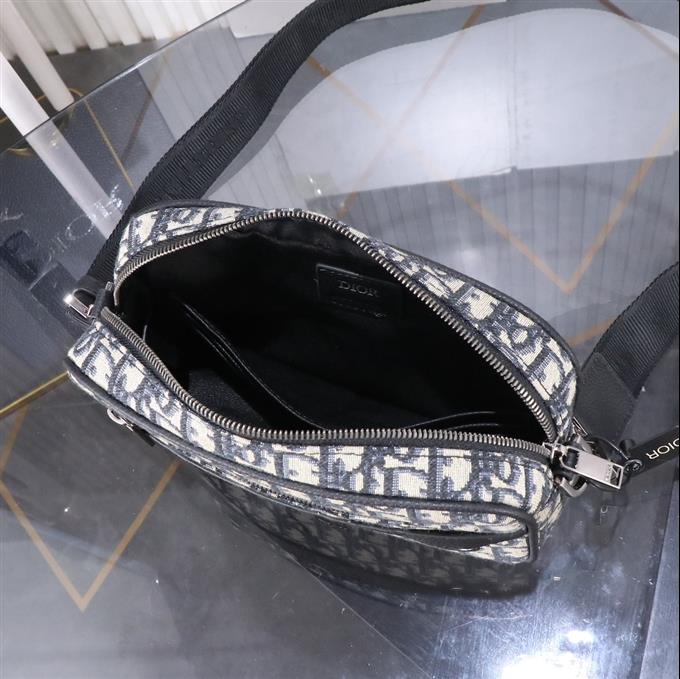 2025228Y450P211945569