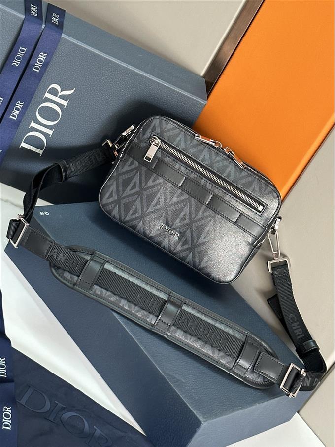 2025228Y500P211944895