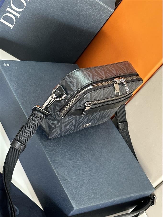 2025228Y500P211944926