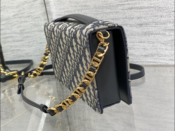 2025228Y500P21310875