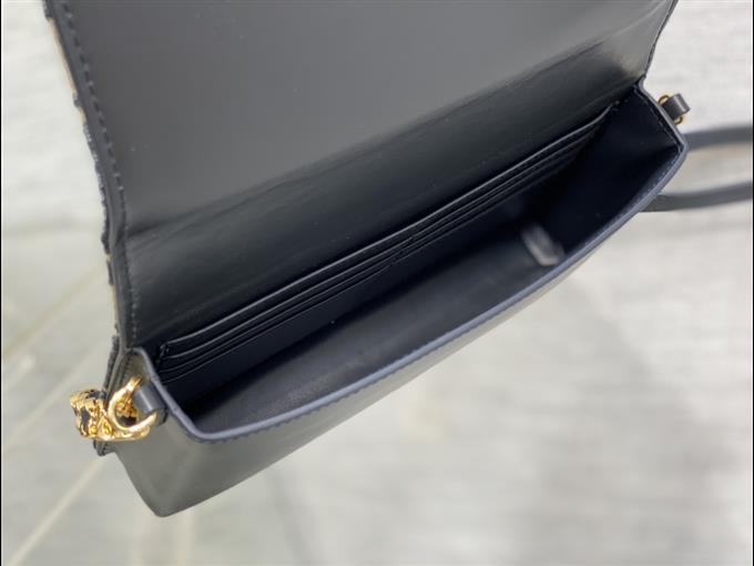 2025228Y500P21310906