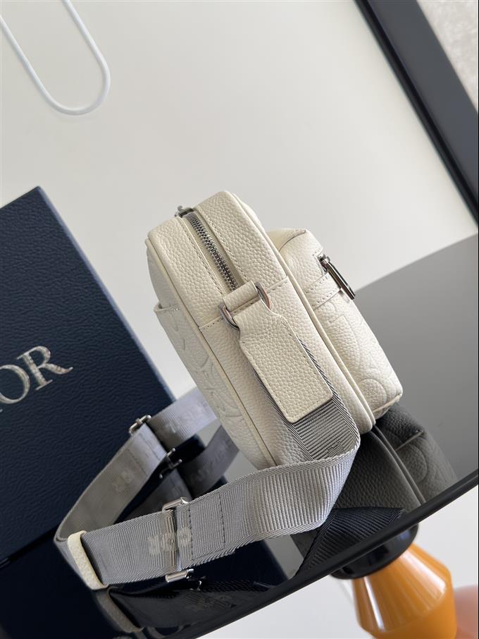 2025228Y520P22103186