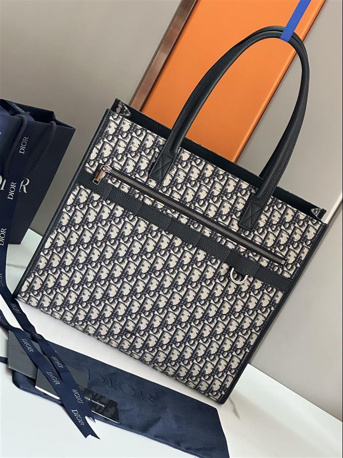 2025228Y550P211946570