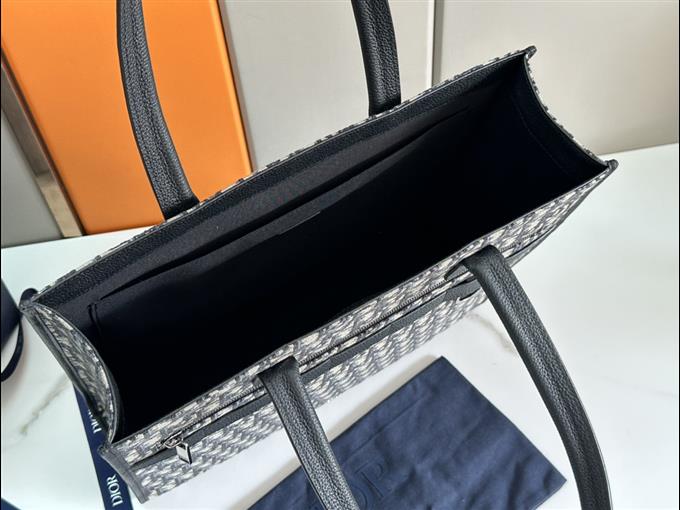 2025228Y550P211946696