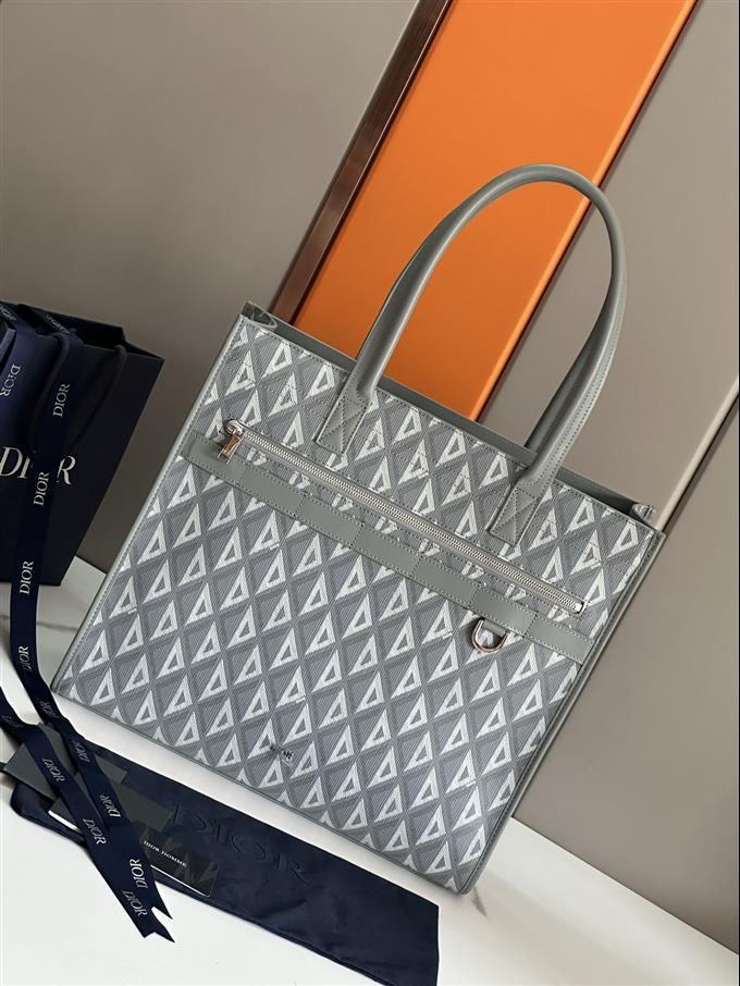 2025228Y550P211946996