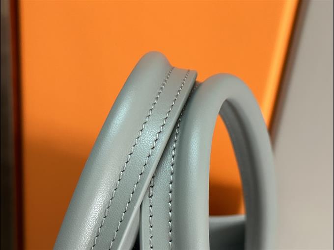 2025228Y550P21194744