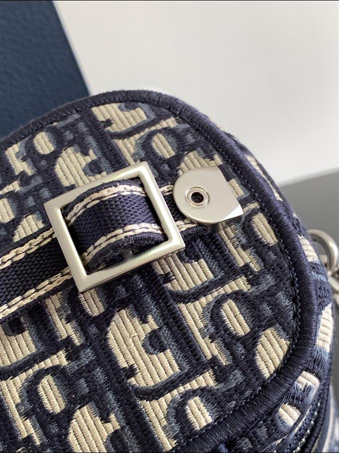 2025228Y550P215623268