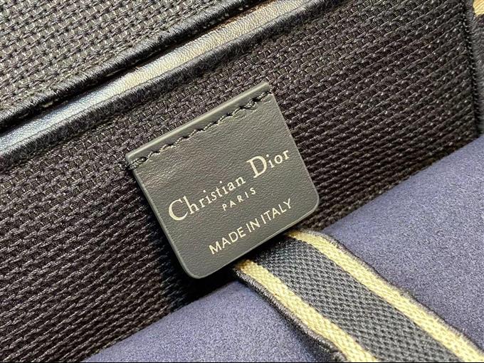 2025228Y550P215623456