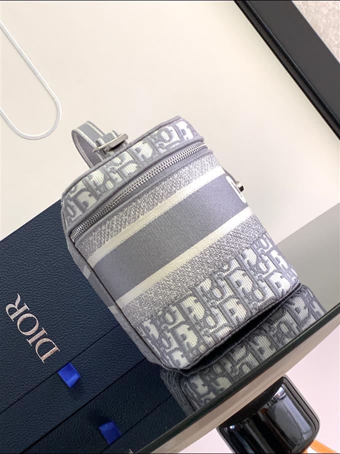 2025228Y600P215624189