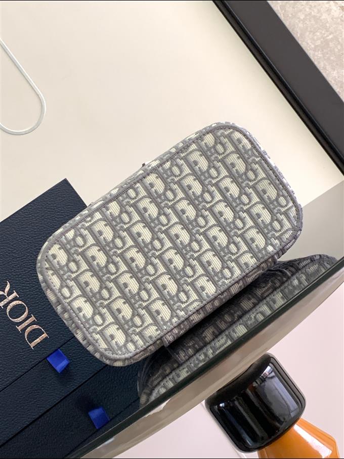 2025228Y600P215624221