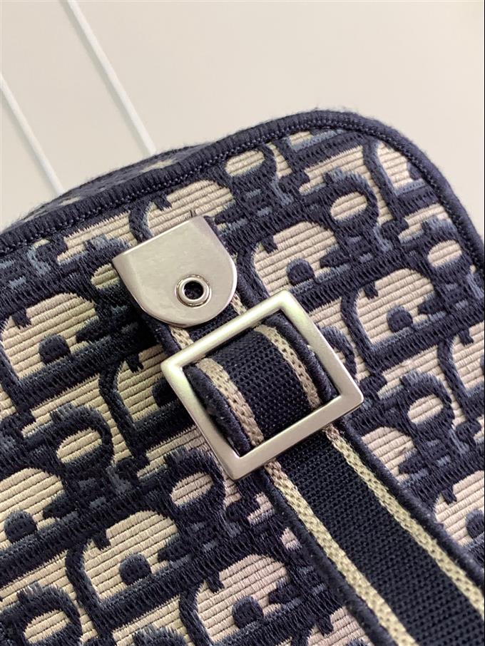 2025228Y600P215624395