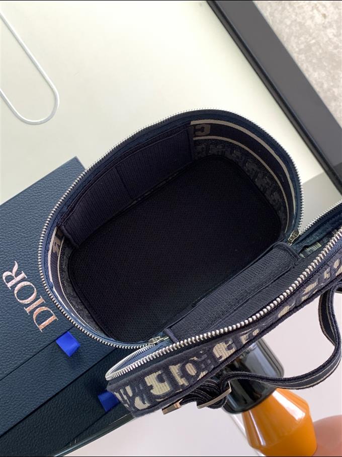 2025228Y600P215624427