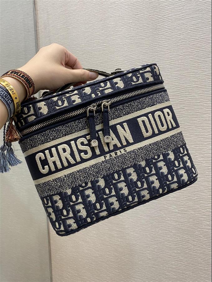 2025228Y650P215624458