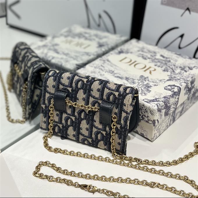 2025228Y230P21233439