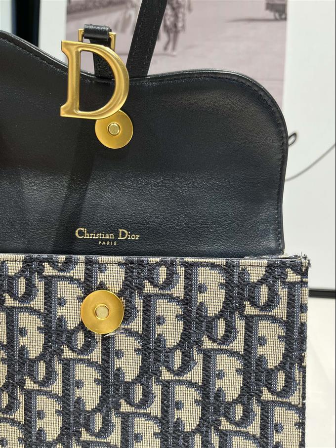 2025228Y280P21233851