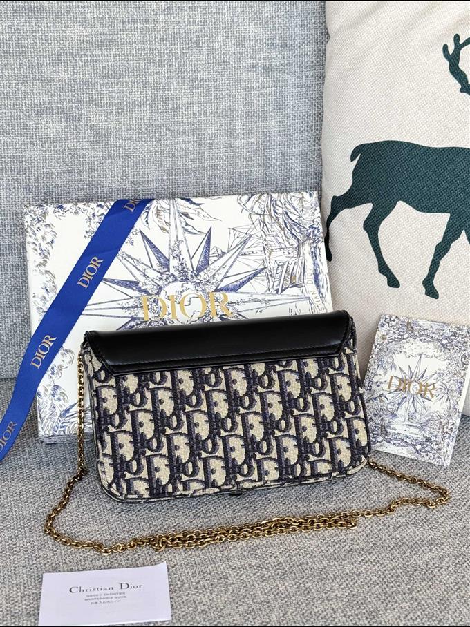 2025228Y370P212257358