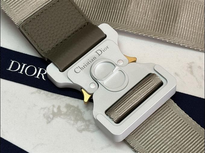 2025228Y450P212315580