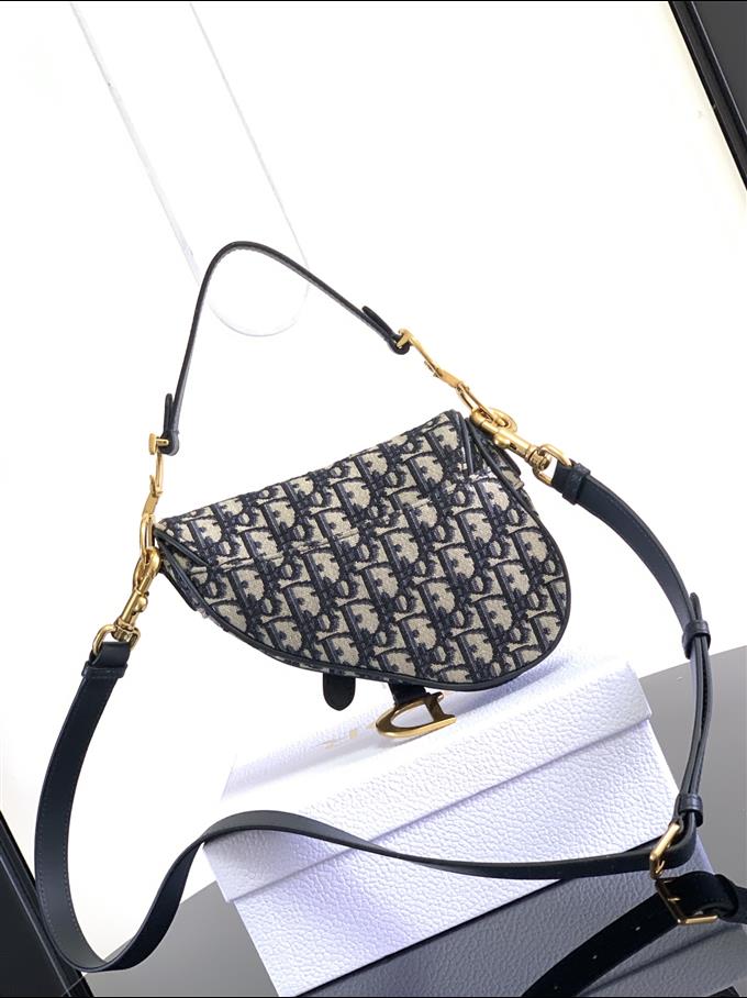 2025228Y500P212257513