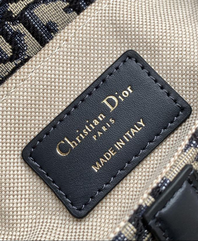 2025228Y500P212257576