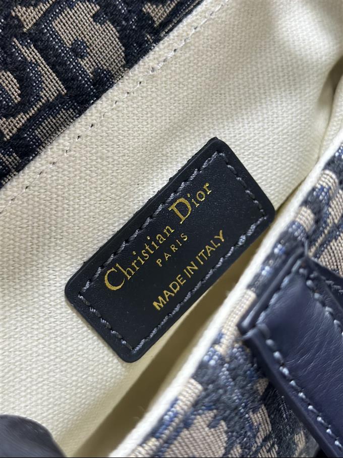 2025228Y530P21235402