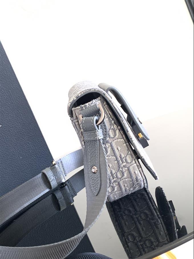 2025228Y550P21225829