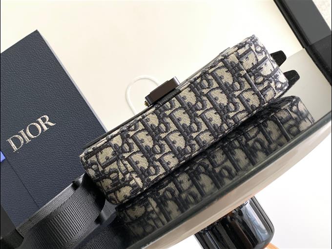 2025228Y550P212258490