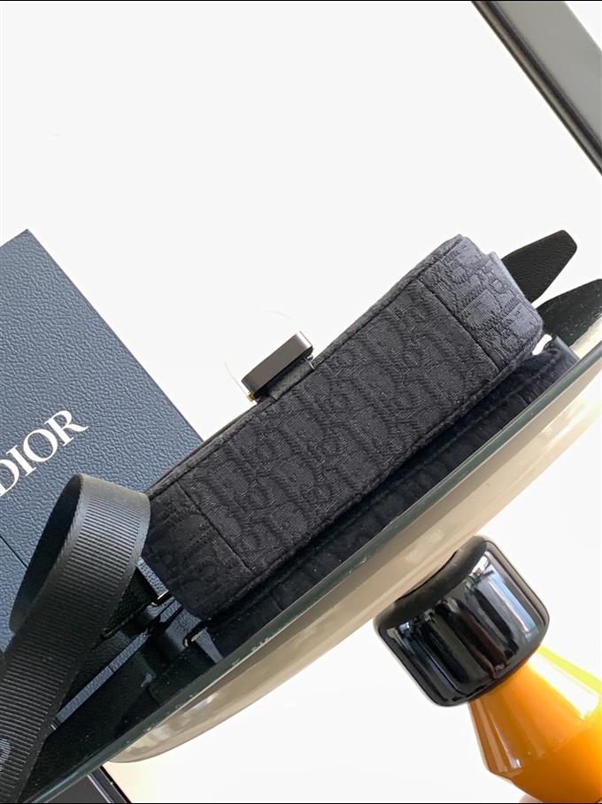 2025228Y550P212258772