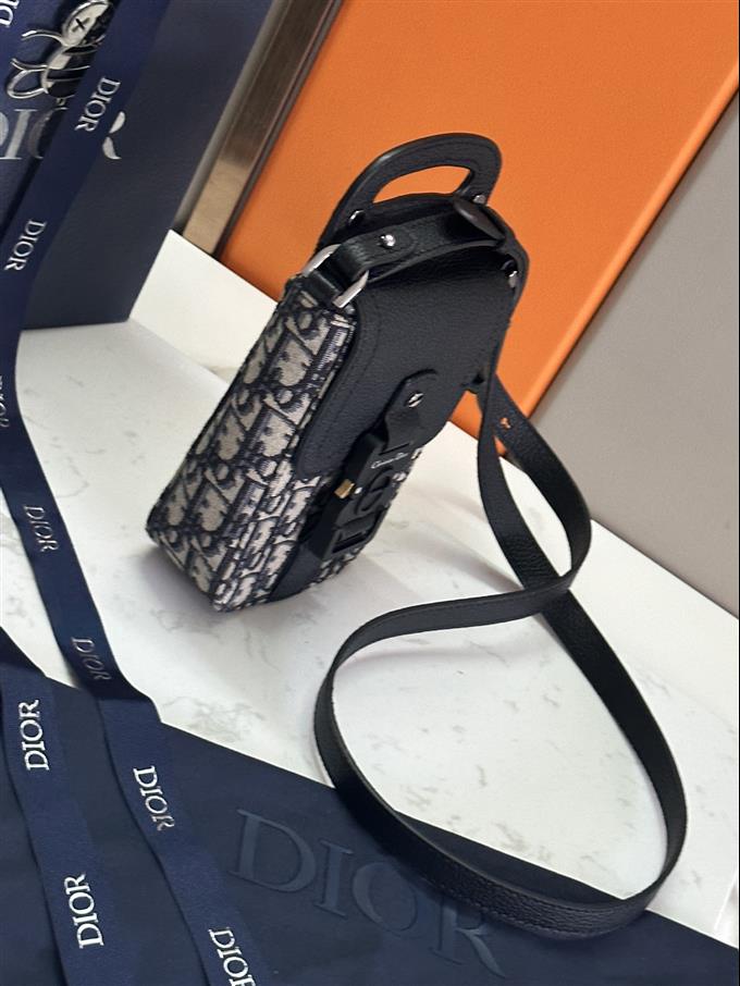 2025228Y550P212316211