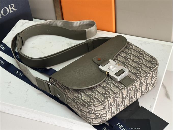 2025228Y550P212316525