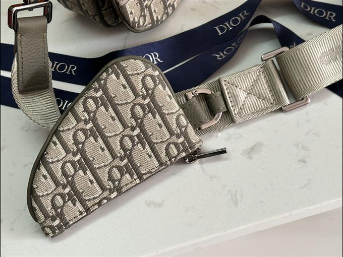 2025228Y550P212316731