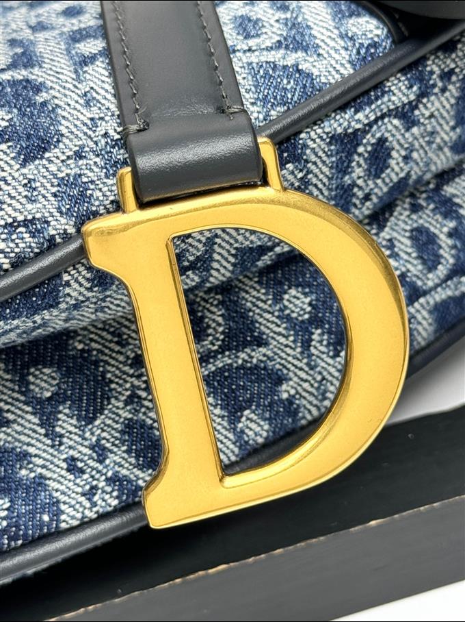 2025228Y550P21235528