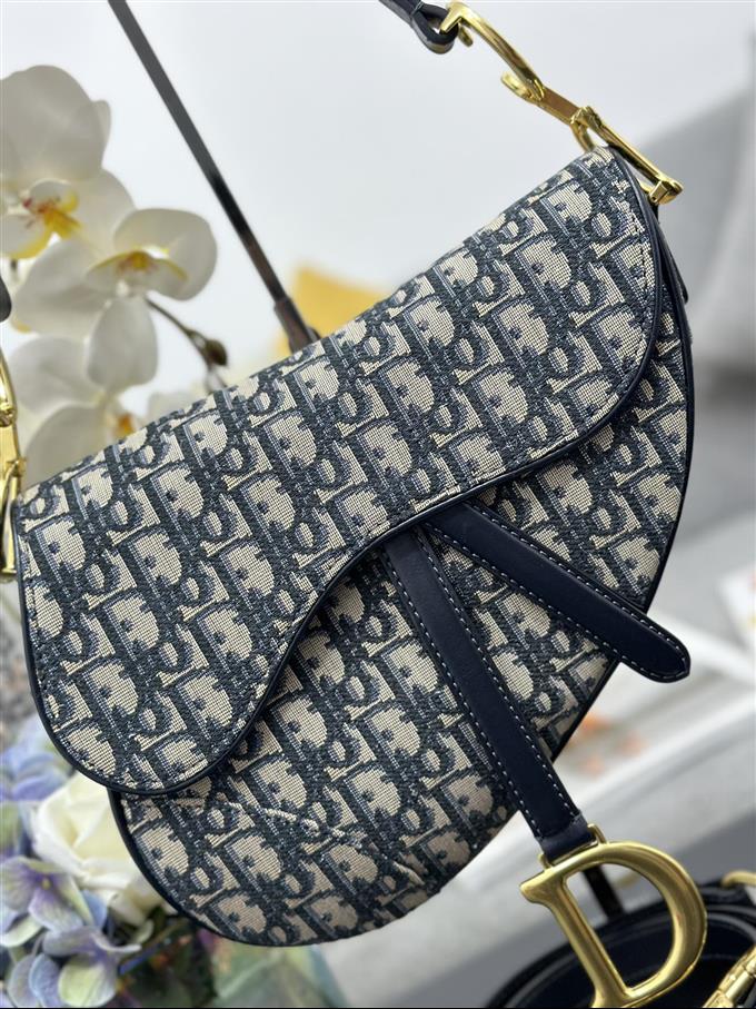 2025228Y550P21236453