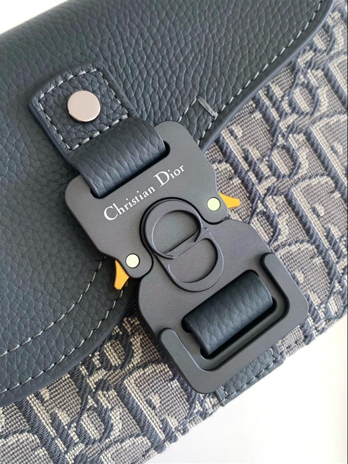 2025228Y580P21237613