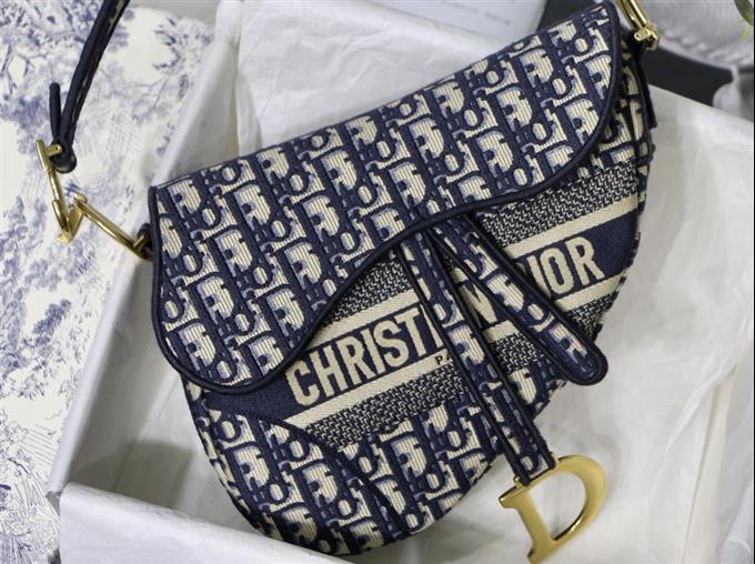 2025228Y600P212338683