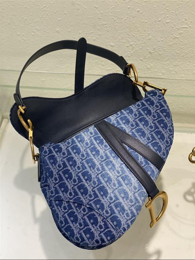 2025228Y600P21239589