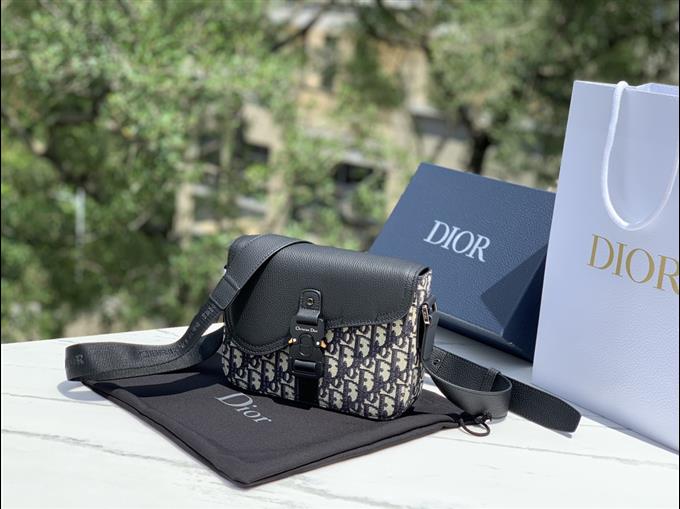 2025228Y730P21232118