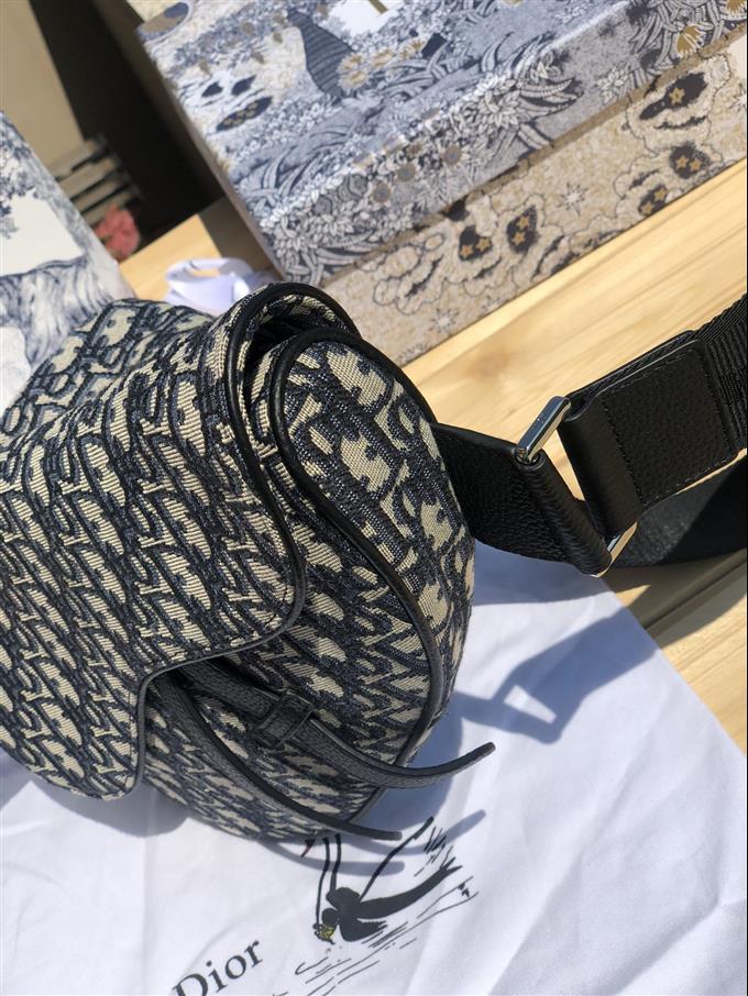 2025228Y750P21232451