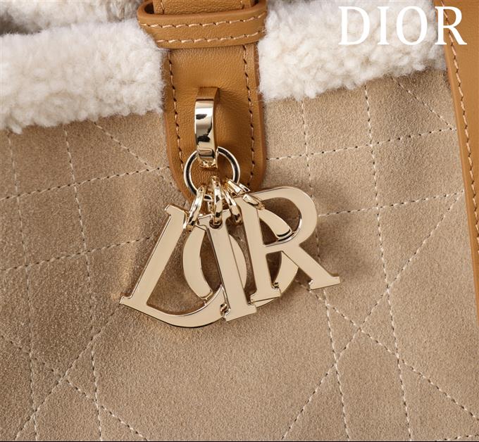 2025228Y1000P212644589