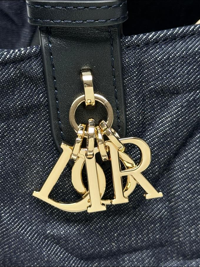 2025228Y620P212644825